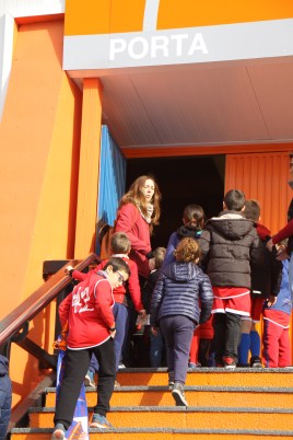 Moment de l'entrada al pavelló